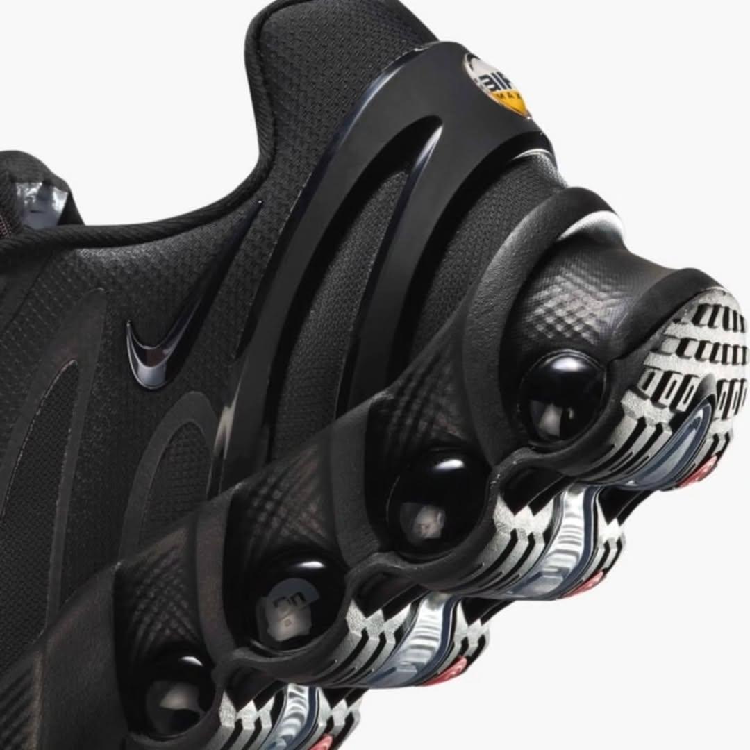 Nike Air Max DN8 "Triple Black"