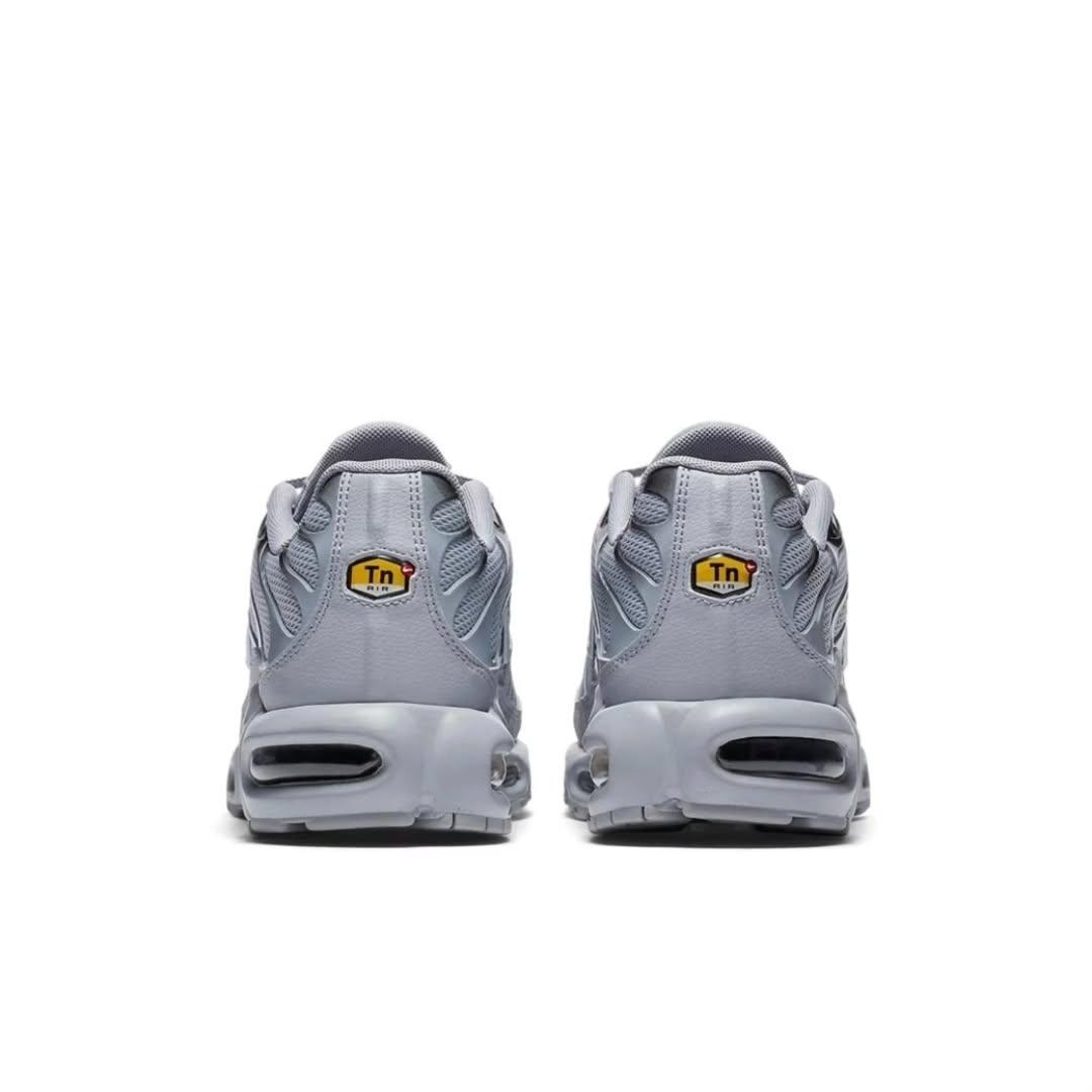 Nike Air Max Plus "Wolf Grey" TN.